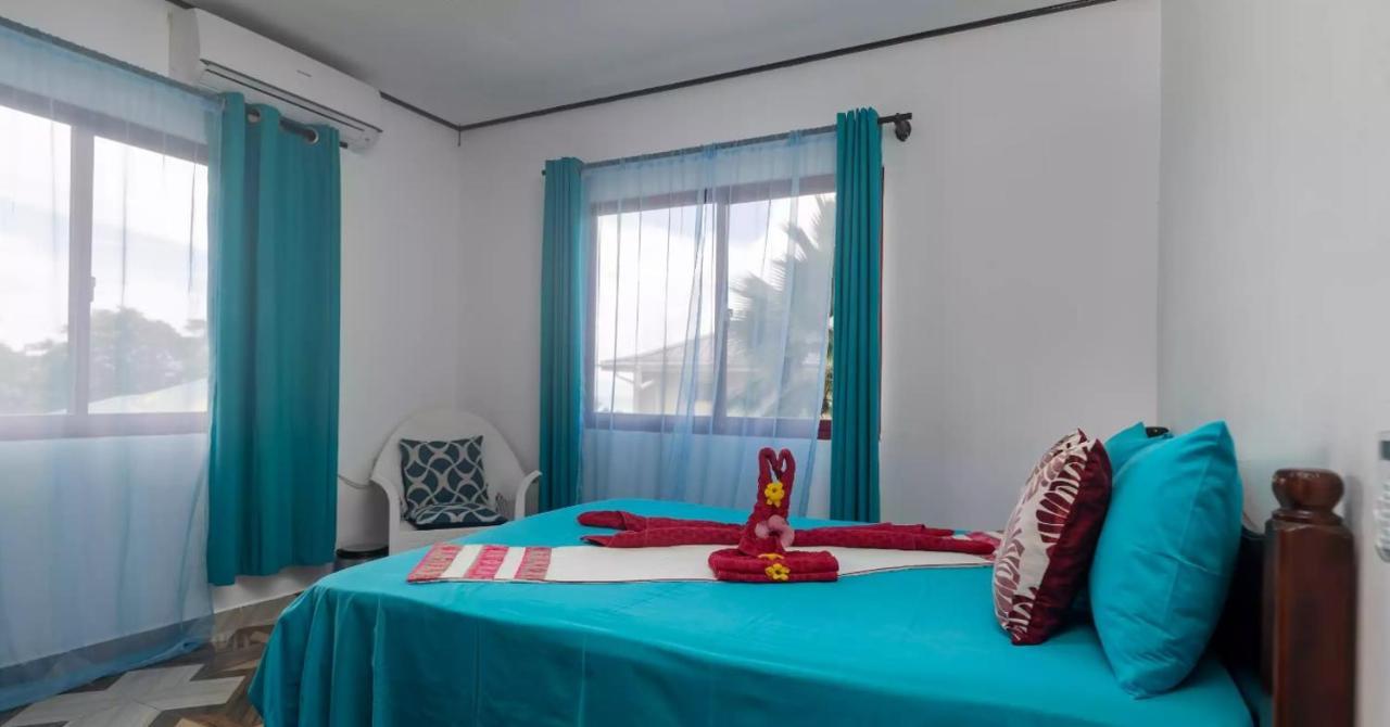 شقة Chez Benoit Self Catering فيكتوريا المظهر الخارجي الصورة